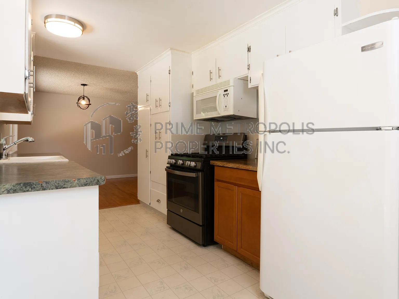 16428 SE 16th St Bellevue WA 98008 LCG — Photo 2