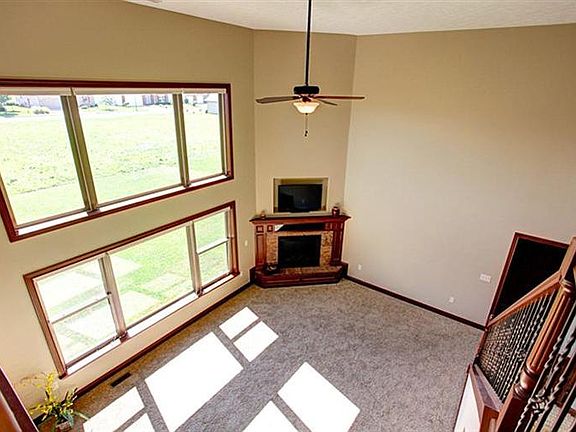 5th image of 1147 Edgewater Dr
