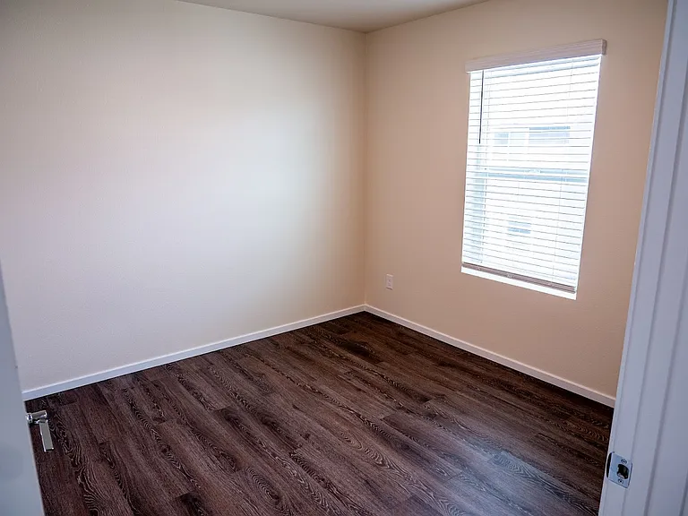1007 N Viewmont Rd — Photo 22
