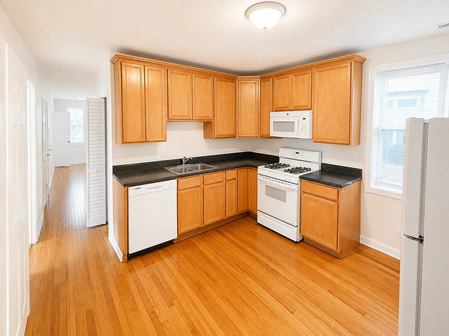 2 bed, $2,000 — Photo 2
