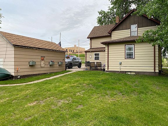 3rd image of 420 W Schley Ave