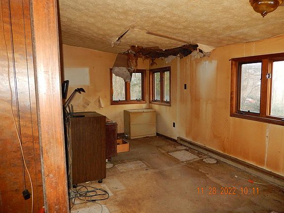 5th image of 520 Dark Hollow Ln