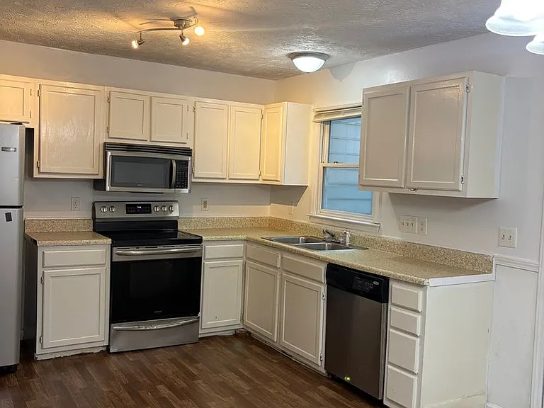 3323 Scotty Hill Rd — Photo 9