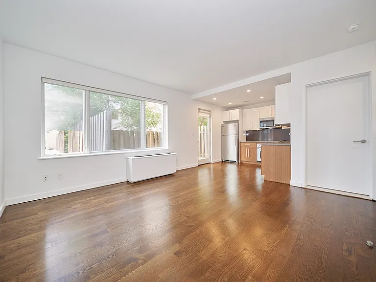 1209 Dekalb Ave #102 — Photo 2