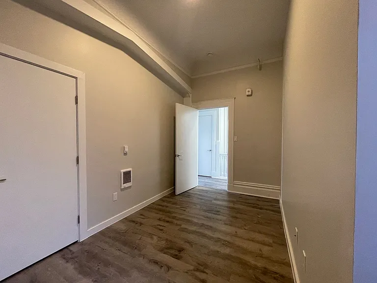 1430 Stockton St — Photo 9