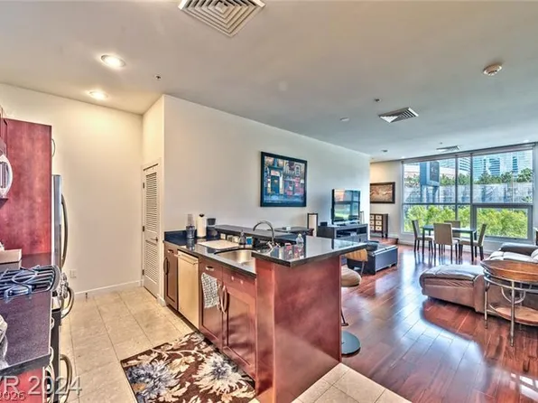 4585 Dean Martin Dr Unit 202, Paradise, NV 89103