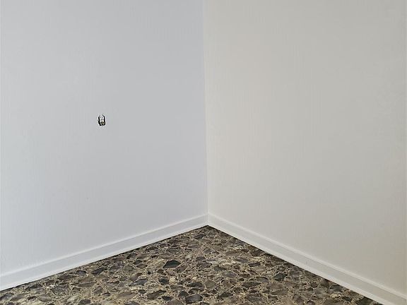 4th image of 816 Eldora Dr