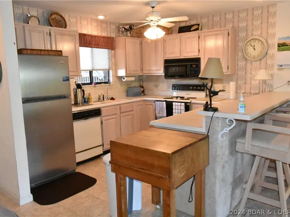 611 Lazy Days Rd #E8, Osage Beach, MO 65065