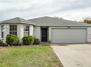965 Fenway Ln, Saginaw, TX 76179