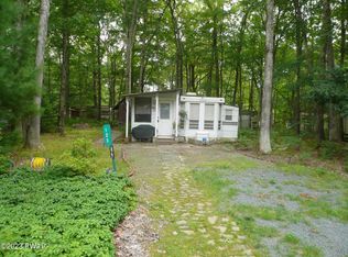 138 Chemung Ct, Shohola, PA 18458