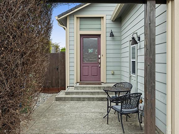 4th image of 408 Belleville Blvd