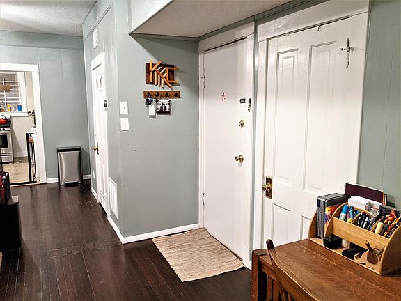 4th image of 1135 W 41st St #2E