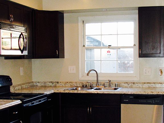 5th image of 6008 Waterbury Ct