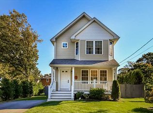 40 Primrose Dr, East Greenwich, RI 02818