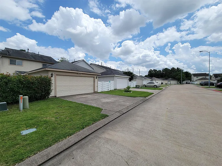 9607 Farrell Dr — Photo 41