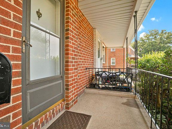 3rd image of 340 Elinor Ave