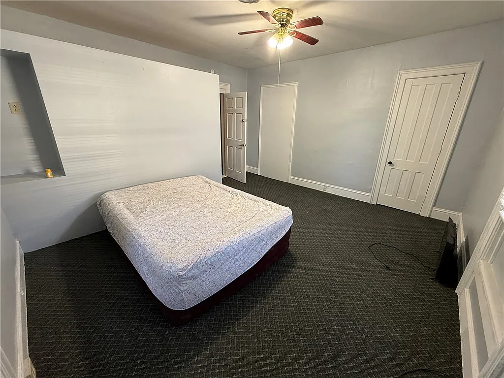 4 bed, 2.0 bath, 3482 sqft, $3,200 — Photo 3