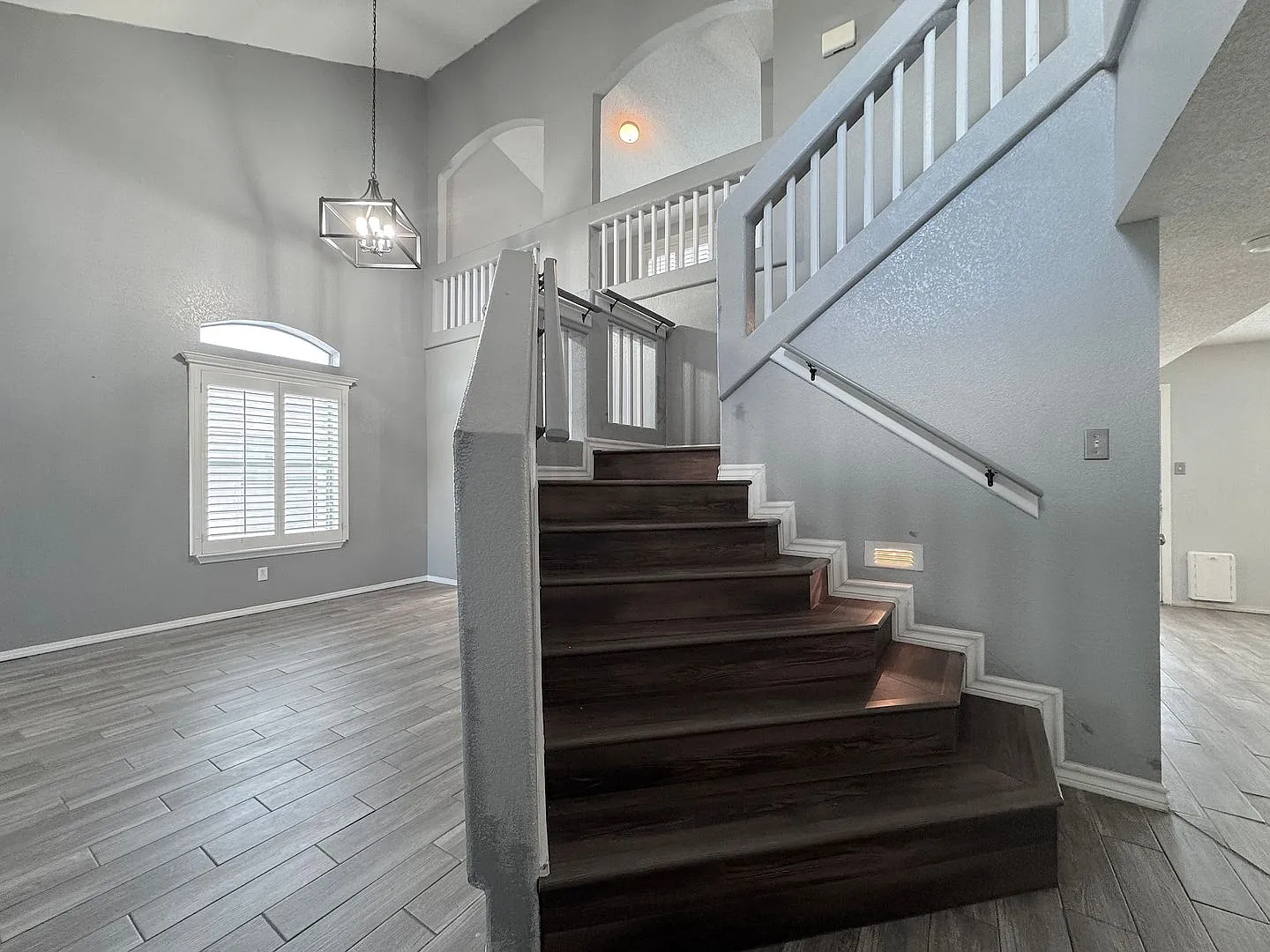 Refrig A/C 3bed/3bath with bonus Loft and Balcony! — Photo 2
