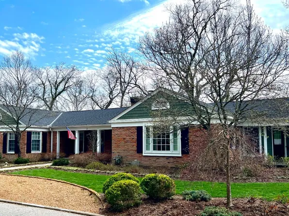 2 Lexington Cir, Terrace Park, OH 45174