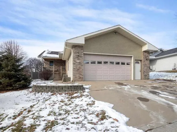 619 Scott Park Dr, Iowa City, IA 52245