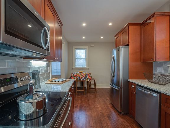 West Hartford - 6 Wood Rd-110