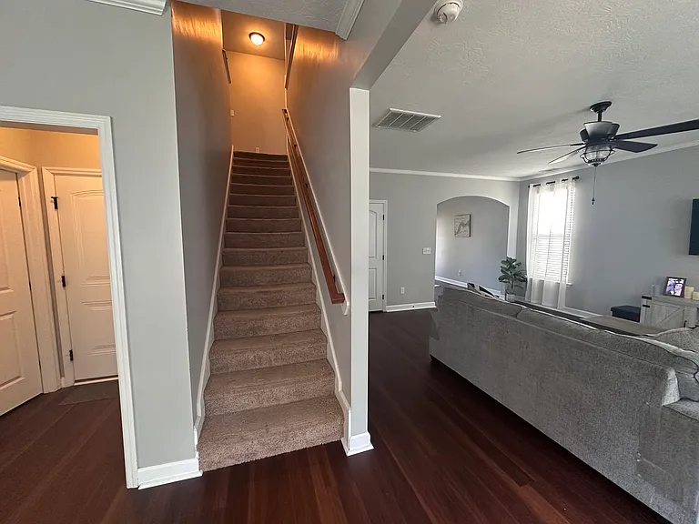 511 Sebastian Dr — Photo 16