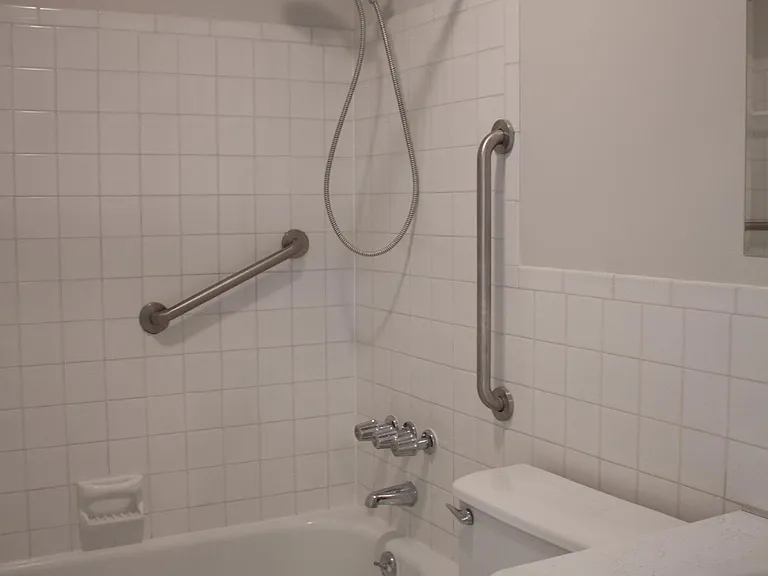 2050 Delaware Ave #E — Photo 12