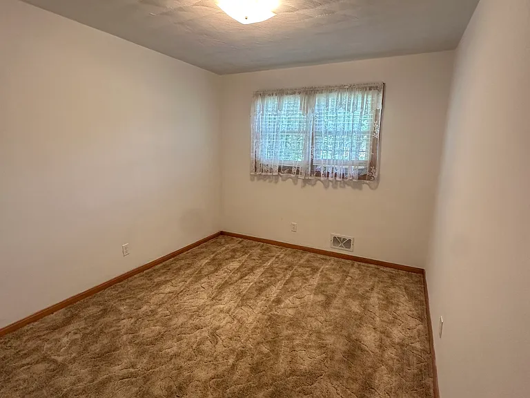 163 Carla Dr — Photo 9