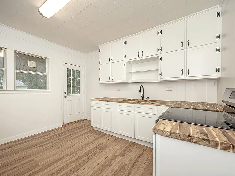 4406 Richard St — Photo 19
