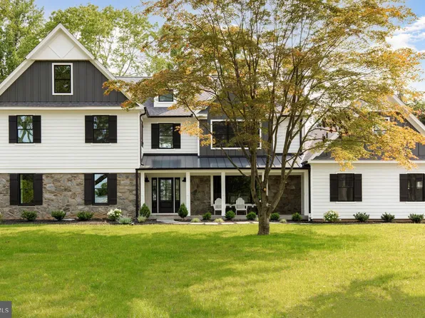405 Green Hill Ln, Berwyn, PA 19312