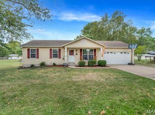 22 S 12th St, Bowling Green, MO 63334