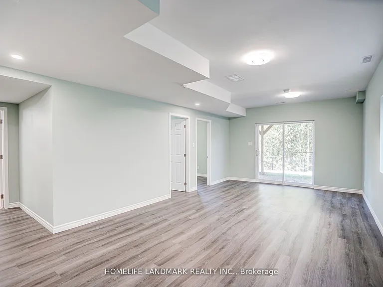 629 College Ave — Photo 28