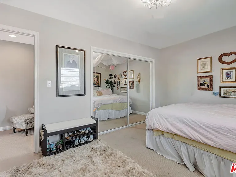 4952 Placidia Ave — Photo 27