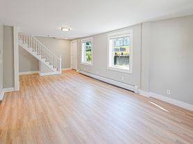 621 Main St