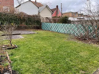 Rented by R New York