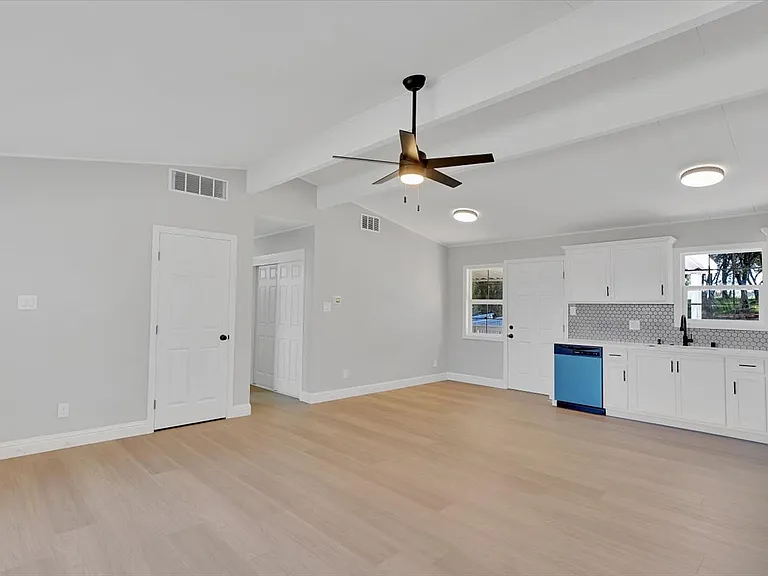 37 Westwood Way — Photo 9