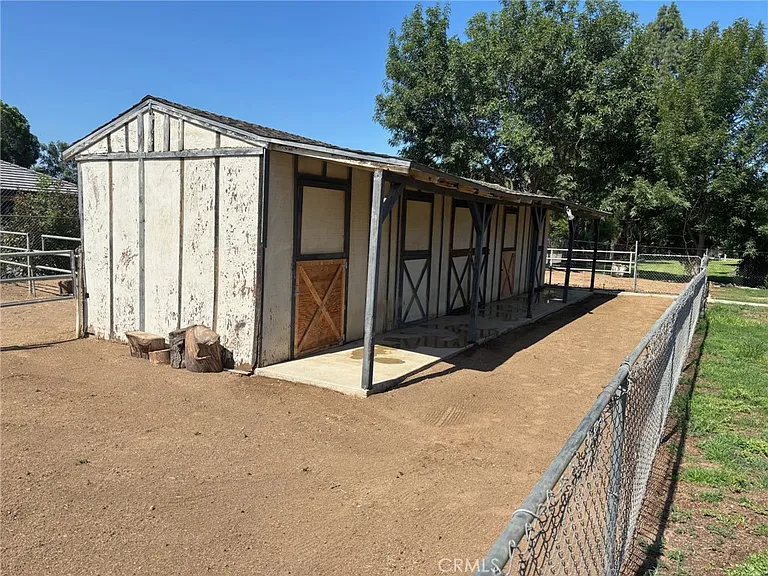 1192 Man O War Dr — Photo 2