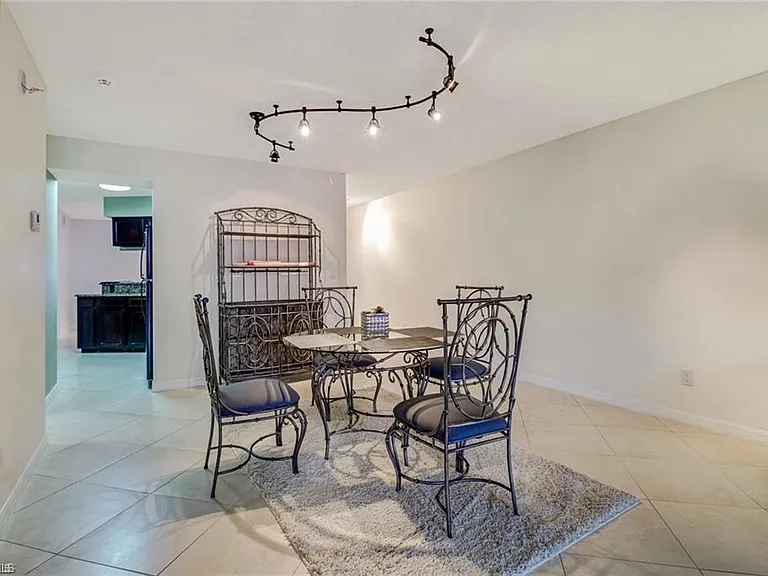 124 Cypress Way E #E5 — Photo 7