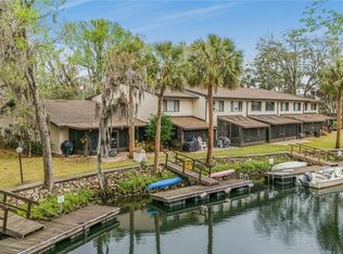1637 SE Paradise Cir W #104, Crystal River, FL 34429