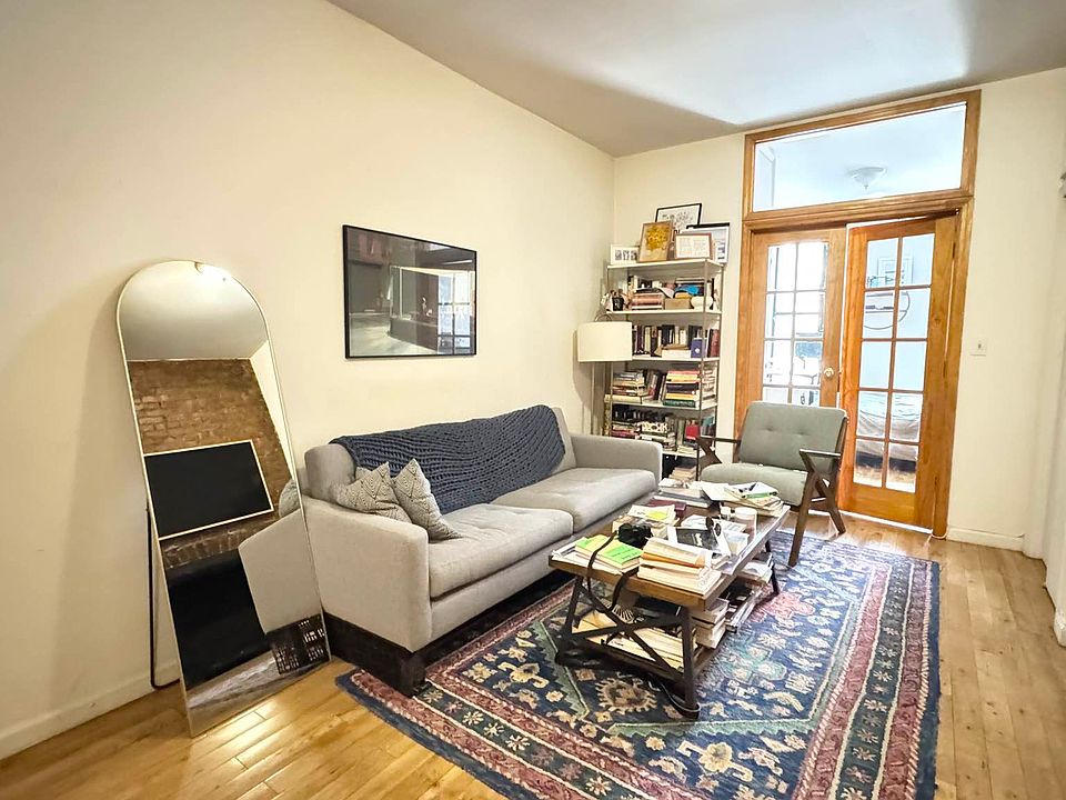 1st image of 308 E 6th St APT 1