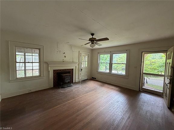 3rd image of 458 Lockland Ave