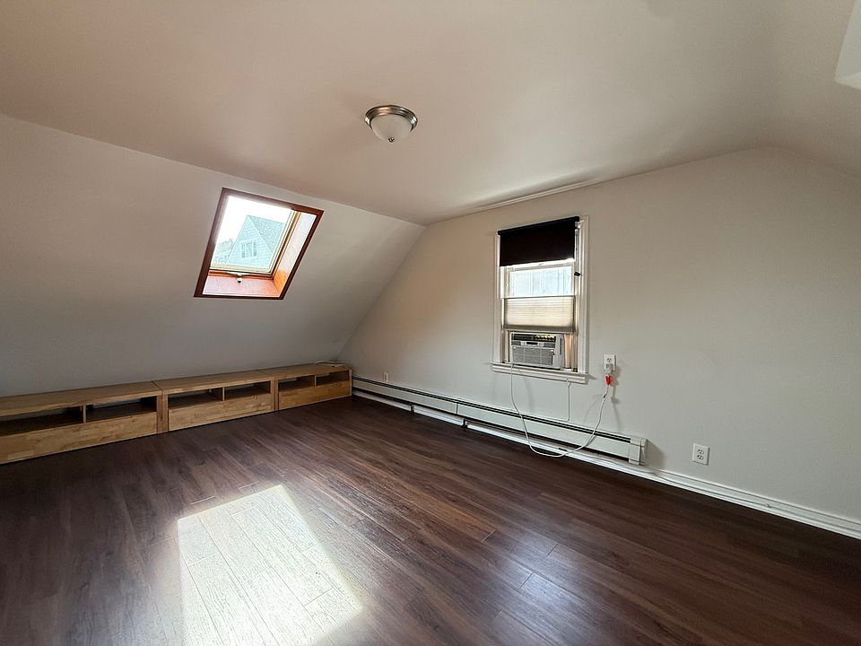 1st image of 376 Lafayette Ave #3