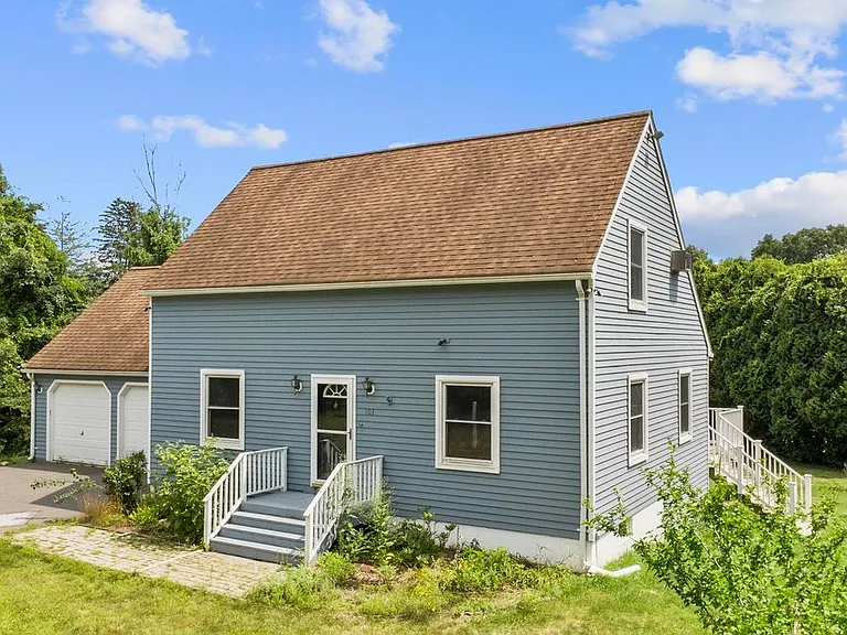 103 Birch Rd — Photo 1