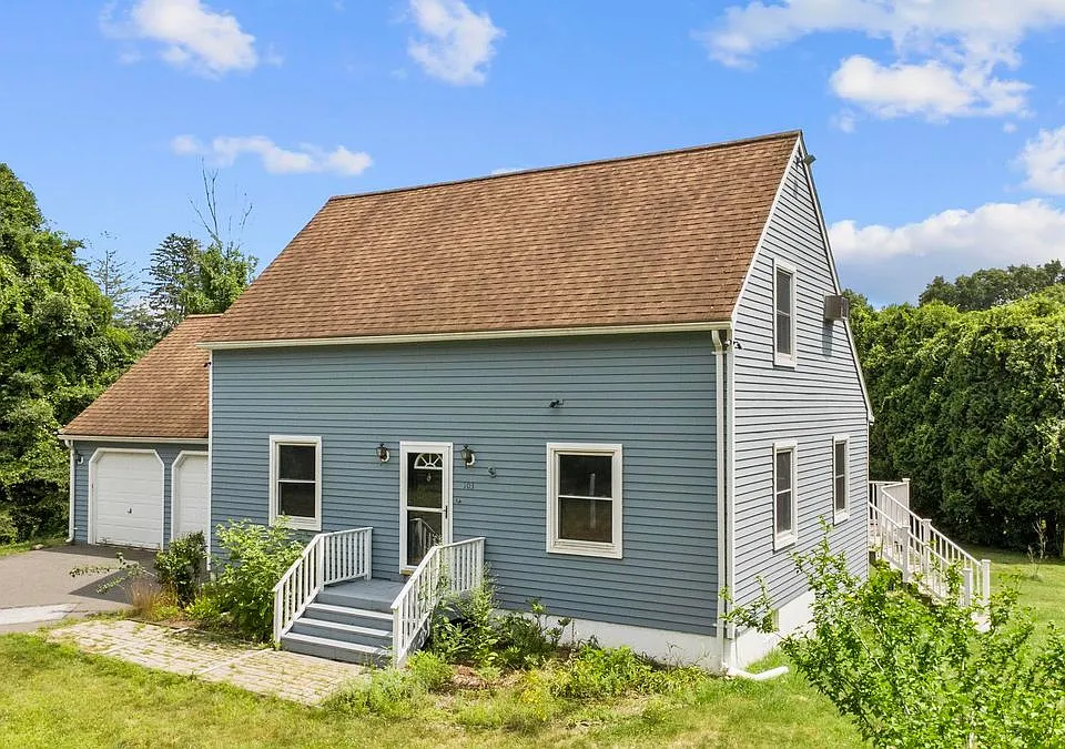 103 Birch Rd