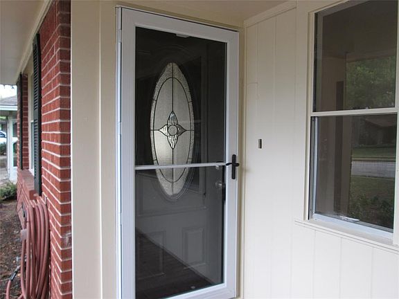 2nd image of 4517 De Lange Ln