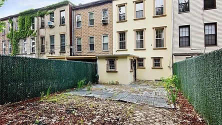 Rented by Park Property Advisors