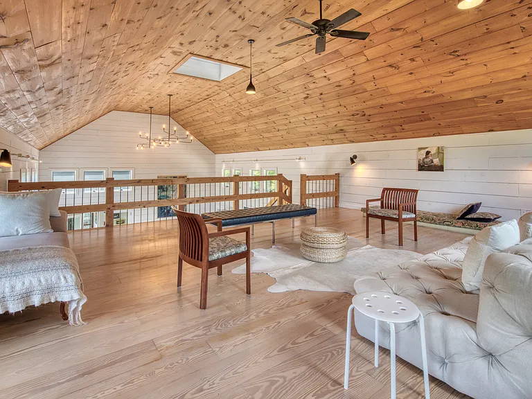 745 Golfview Ct — Photo 9