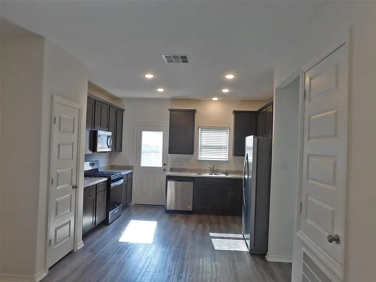 16658 Moss Ln — Photo 15