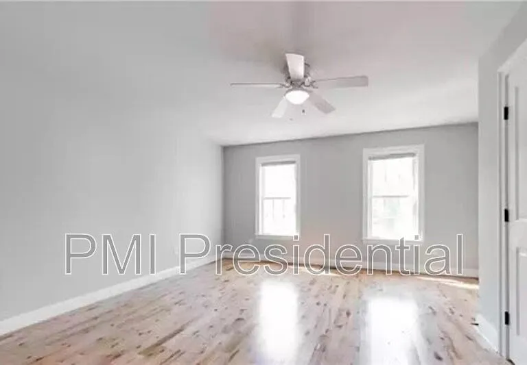 1107 N 27th St — Photo 15