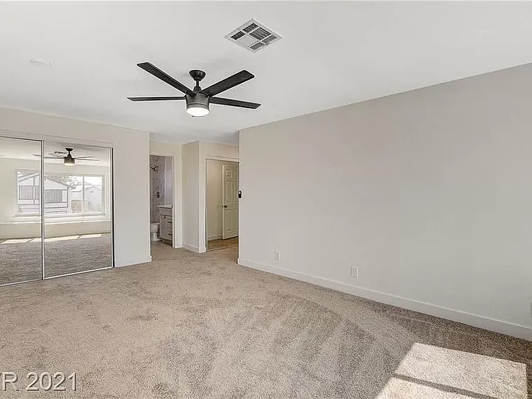 3554 El Camino Rd — Photo 8